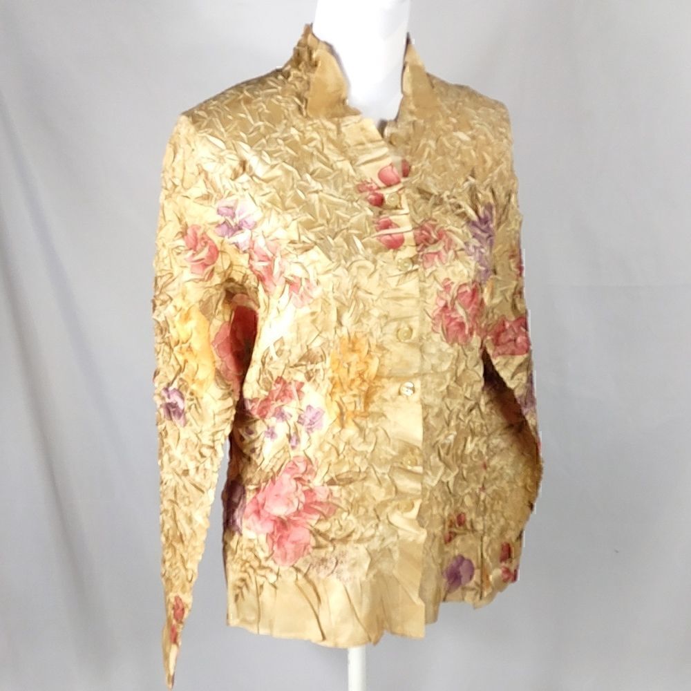 She's All That Crinkle Floral Blouse